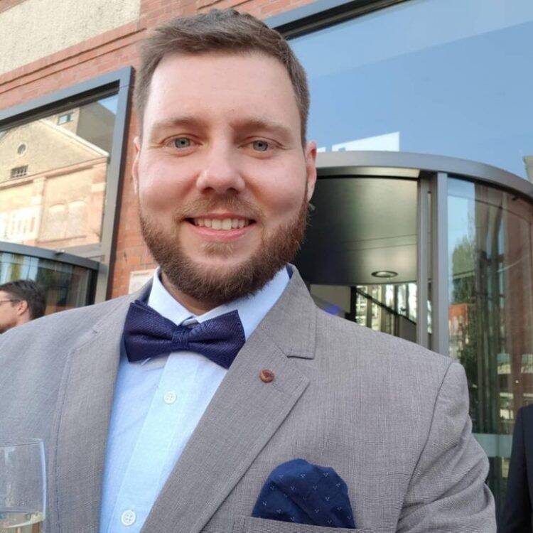 Polícia trabalha com hipótese de homofobia na morte de iguaçuense em Curitiba