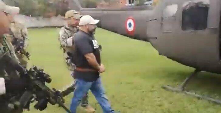 Suspeito de fornecer armas e drogas para facções é expulso do Paraguai e entregue à PF, em Foz