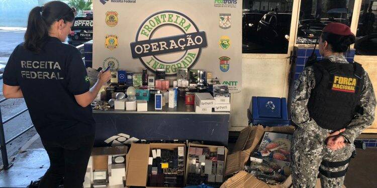 Mercadorias com destinação comercial são retidas na Ponte Internacional da Amizade