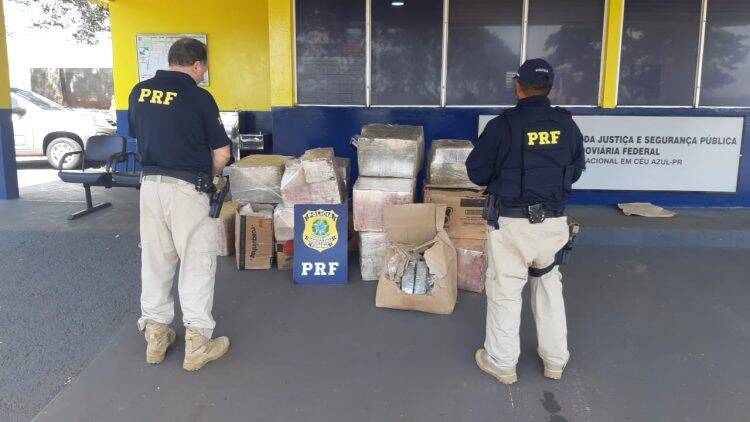 PRF e PF apreendem maconha em meio a carga de material reciclável