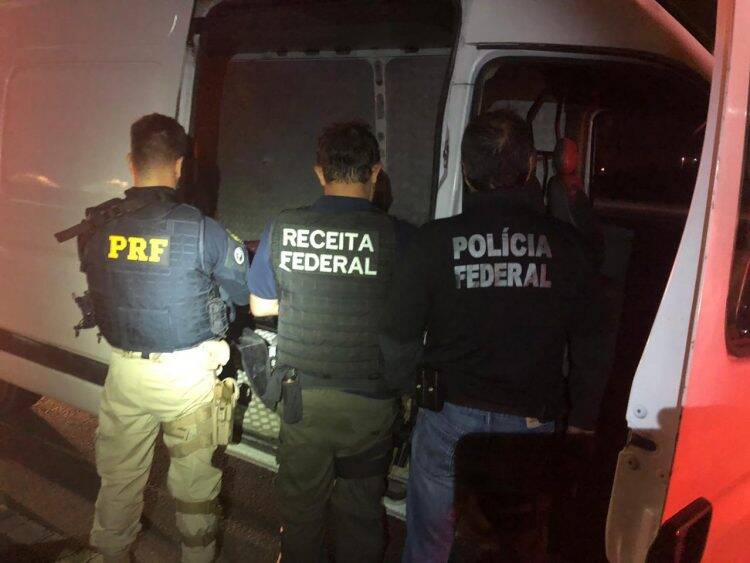 Operação conjunta apreende quase uma tonelada de cocaína em Van