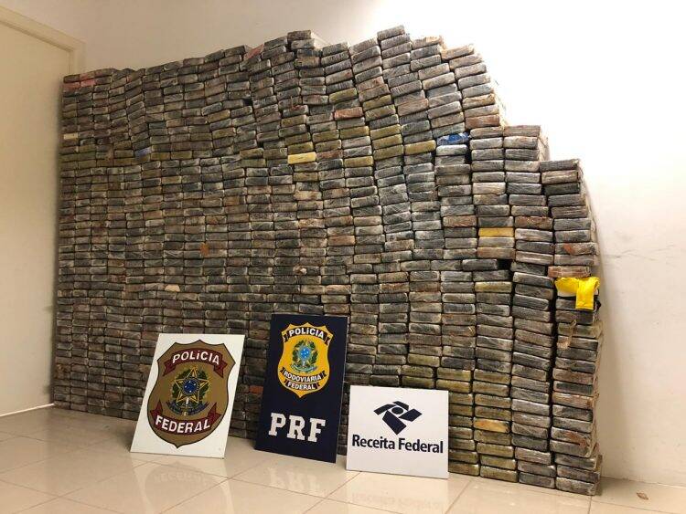 Operação conjunta apreende quase uma tonelada de cocaína em Van