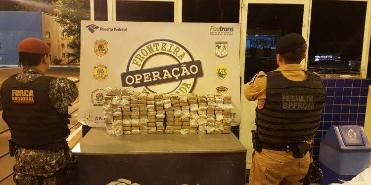 BPFron, em operação conjunta, apreende 130 kg de maconha na Ponte da Amizade