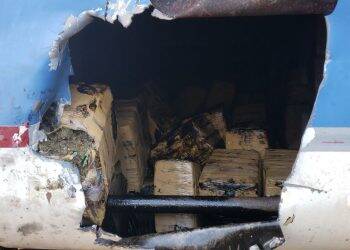 PRF apreende grande quantidade de maconha em caminhão-tanque em Santa Terezinha