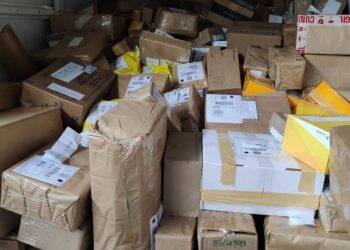 Receita Federal retém cerca de 300 mil reais em remessas postais