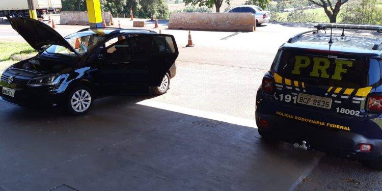 PRF recupera veículo furtado em Curitiba