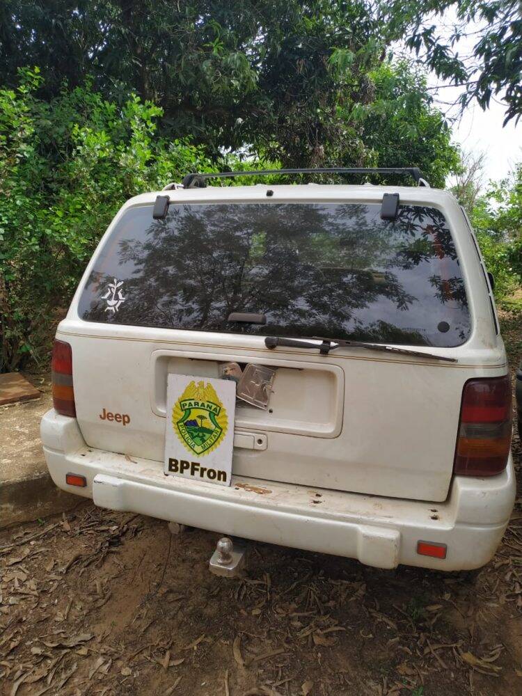 BPFron apreende cigarros e carros em porto clandestino de Foz