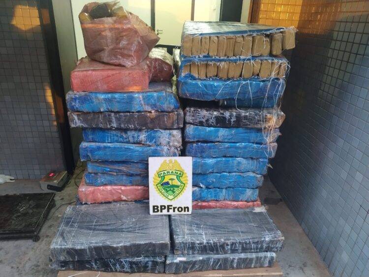 BPFron apreende mais de 500 kg de maconha em porto clandestino de Foz