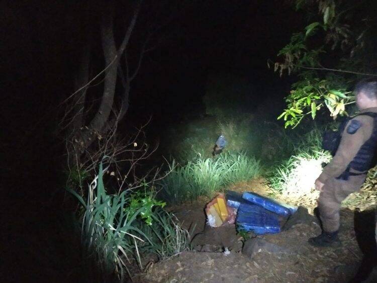 BPFron apreende mais de 500 kg de maconha em porto clandestino de Foz