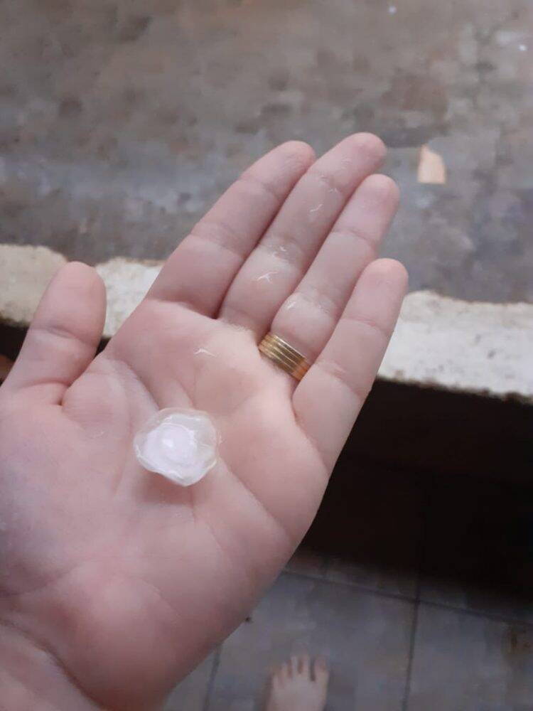 Pelo menos dez casas ficam destelhadas após temporal em Foz