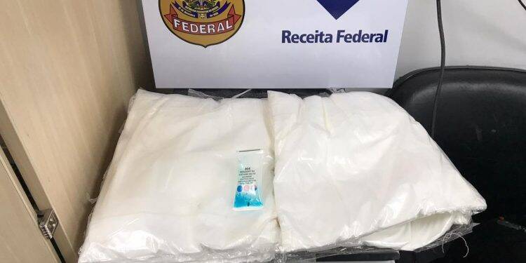 Cocaína é apreendida no Aeroporto Internacional de Foz do Iguaçu
