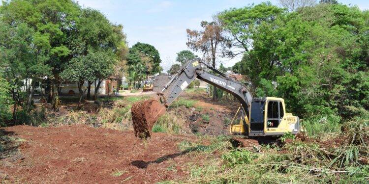 Prefeitura inicia construção de ponte entre os bairros Ipê e KLP