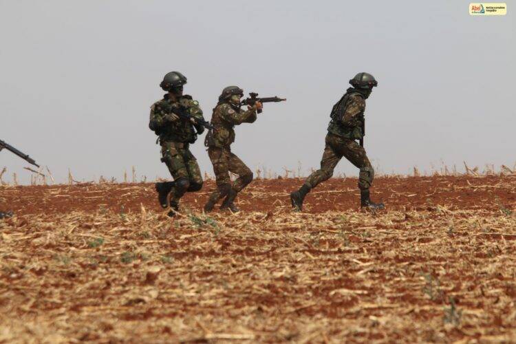 Vejas imagens do treinamento do Exército em Foz, Missal e Itaipulândia