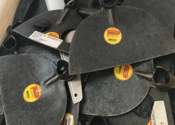 Carga de enxadas escondia quase 300 kg de maconha no aeroporto de Foz