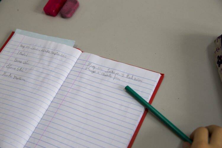 UNILA inicia implantação de aulas de espanhol e inglês nas escolas municipais de Foz do Iguaçu