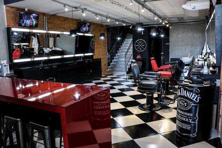 Conhece a barbearia La Mafia em Foz do Iguaçu? Faça um tour online!