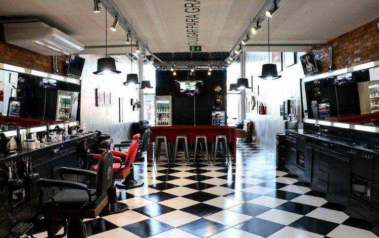 Conhece a barbearia La Mafia em Foz do Iguaçu? Faça um tour online!