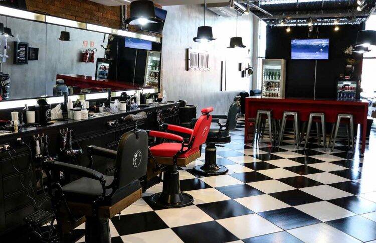 Conhece a barbearia La Mafia em Foz do Iguaçu? Faça um tour online!