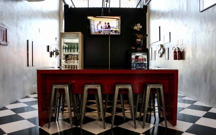 Conhece a barbearia La Mafia em Foz do Iguaçu? Faça um tour online!