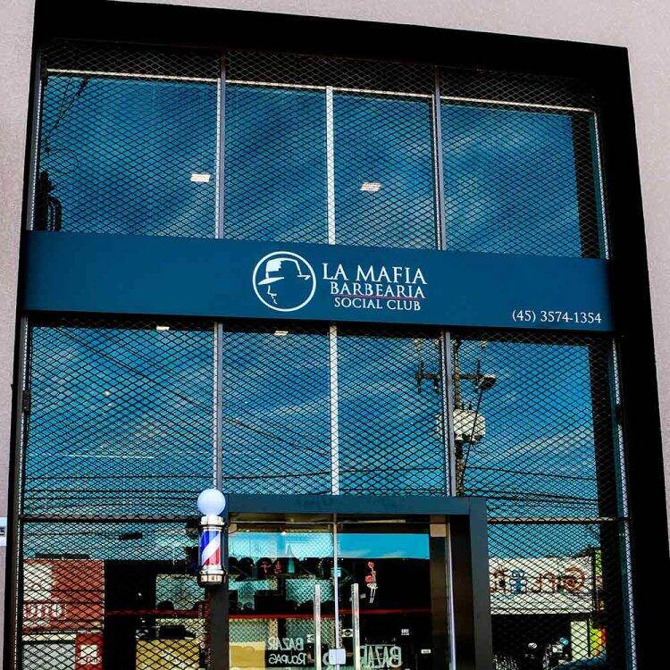 Conhece a barbearia La Mafia em Foz do Iguaçu? Faça um tour online!