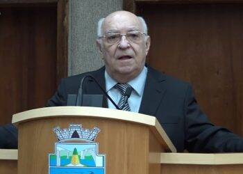 Dr. Nelson Mendes recebe Moção de Aplauso da Câmara de Vereadores