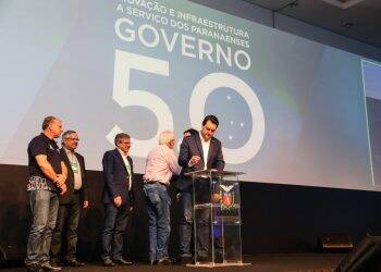 Em Foz do Iguaçu, Ratinho Junior anuncia construção de 9 mil casas populares no Paraná