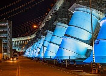 Em novembro, iluminação da barragem de Itaipu será azul