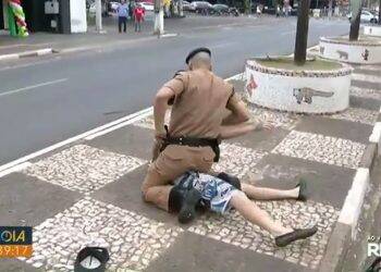 RPC transmite prisão de assaltante na Praça do Mitre ao vivo