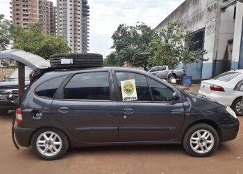 BPFron apreende de veículo carregado com pneus contrabandeados do Paraguai