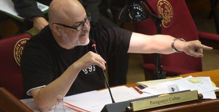 Senador que ameaçou brasileiros tem mandato cassado no Paraguai