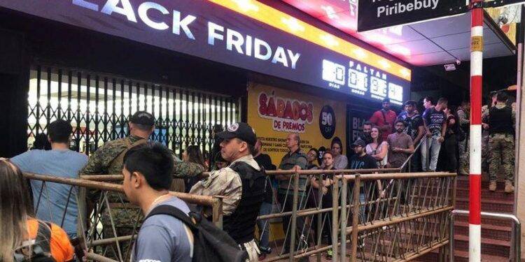 Com mais de 5 mil lojas e um milhão de itens, Black Friday começou hoje no Paraguai