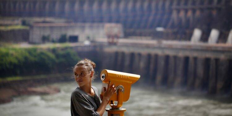 Itaipu recebe 9,2 mil visitantes durante o feriadão da Proclamação da República