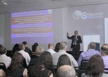 Diretor-geral de Itaipu tem trabalho reconhecido por associações do Oeste do Paraná