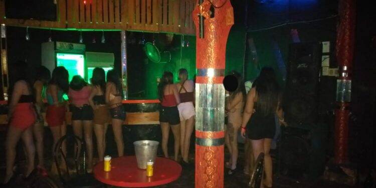 Mulher é presa e menor é resgatada em boate que anunciou Black Friday no Paraguai