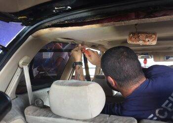 Veículo é apreendido na Ponte da Amizade com celulares escondidos no teto