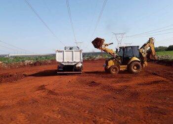 Prefeitura e Itaipu fazem mutirão de limpeza na Vila C