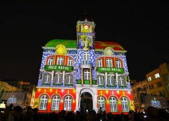 A cada real gasto no Natal de Curitiba, R$ 37 voltam ao comércio e serviços