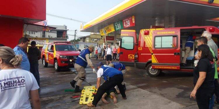 Morre homem ferido a tiros após urinar em carro de ‘amigo’