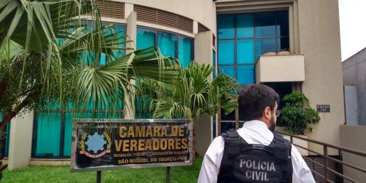 Polícia deflagra operação contra grupo que fraudava licitações em São Miguel do Iguaçu