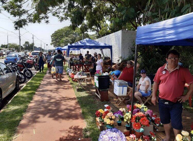 Dia de Finados com grande movimento nos cemitérios de Foz do Iguaçu