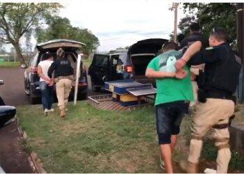 Quadrilha armada invade residência, rouba mercadorias e é presa pela PRF