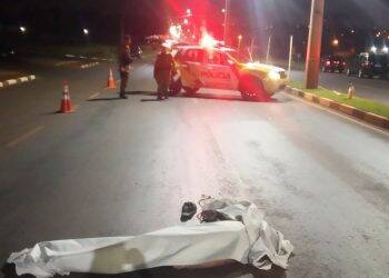 Ciclista morre atropelado na Felipe Wandscheer e condutor de carro foge do local