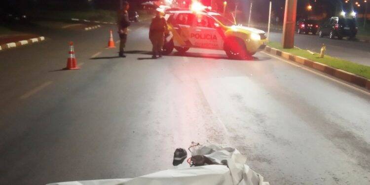 Ciclista morre atropelado na Felipe Wandscheer e condutor de carro foge do local