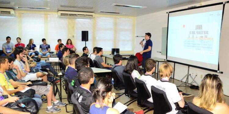 Trilha acadêmica do Latinoware recebe 71 trabalhos científicos de 5 países