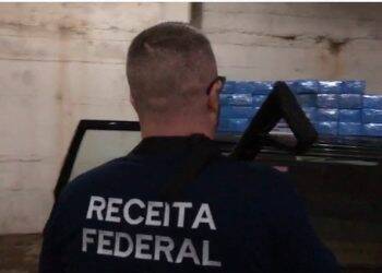 Carro estacionado na Vila Portes escondia 32 celulares