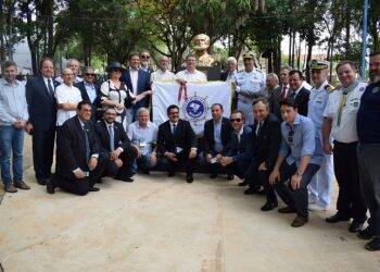 Praça Almirante Tamandaré é reinaugurada, com pista de skate, wifi e botão de emergência