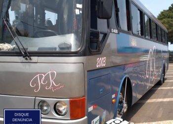 Três ônibus são retidos em Santa Terezinha de Itaipu pela Receita Federal