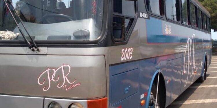 Três ônibus são retidos em Santa Terezinha de Itaipu pela Receita Federal