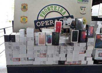 Veículo com aproximadamente 180 smartphones foi retido na Ponte Internacional da Amizade