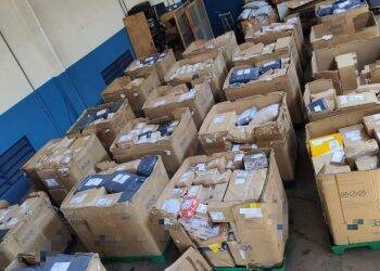 Receita Federal retém cerca de 800 mil reais em remessas postais